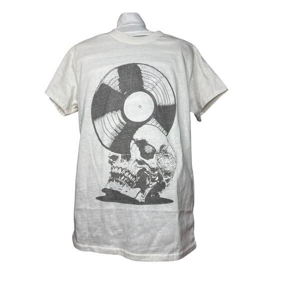 Baisco Brands Tee Size Small Skull Vinyl Graphic Band Style Shirt White Grunge - Picture 1 of 5